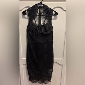 ✨Beautiful black lace BEBE dress with tag still attached size 4✨